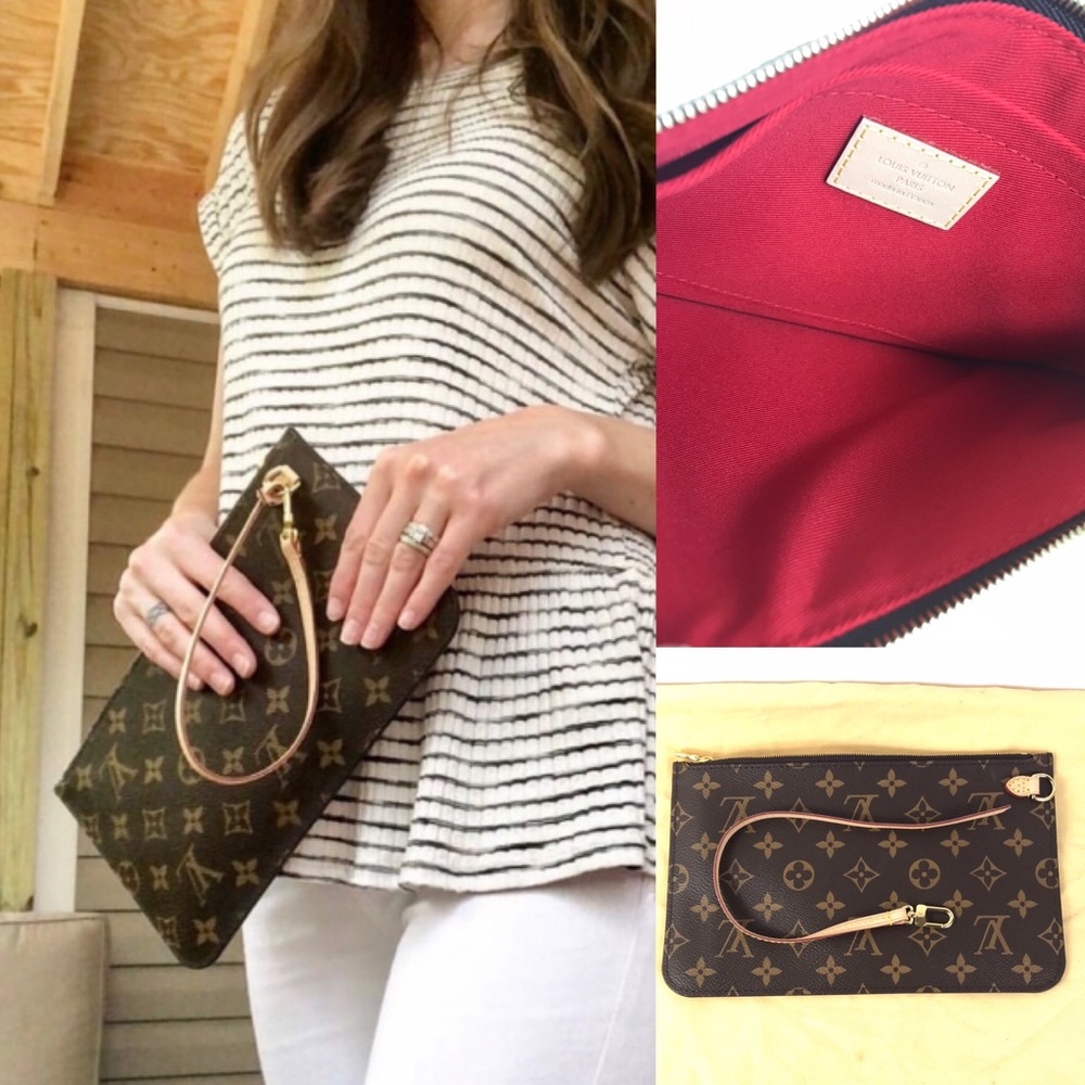 COPY - ❤️BRAND NEW❤️ WRISTLET ZIPPER POUCH LOUIS …